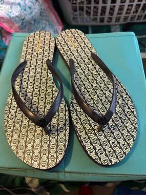 Tory Burch Navy and Green Logo Flip Flop Sandals with White Pattern, Size 9, NWT